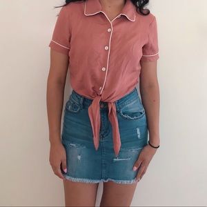 👚 Mauve colored button up shirt 👚
